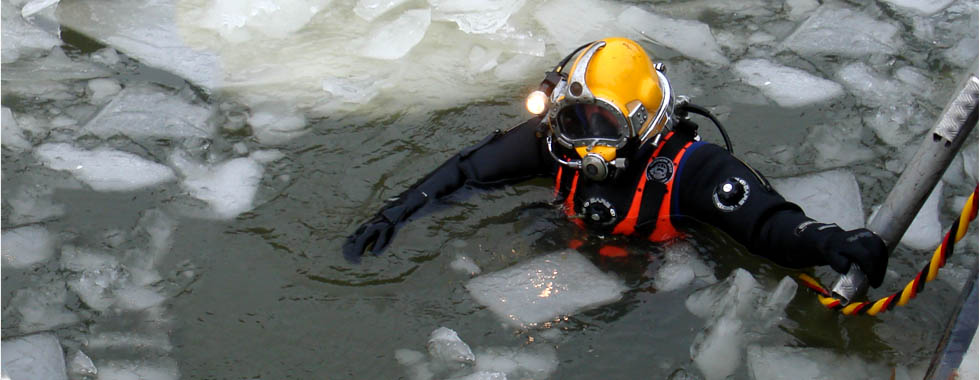 Duikbedrijf_Wals_Diving_duiker_diver_duiken_diving_ijs_ice_sluis_ijmuiden_sse 